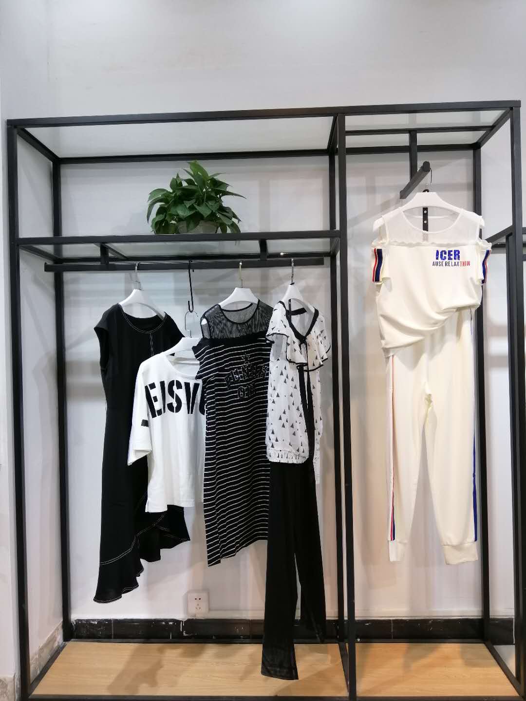一线品牌哥弟正品 广州女装折扣尾货 厂家直销货源