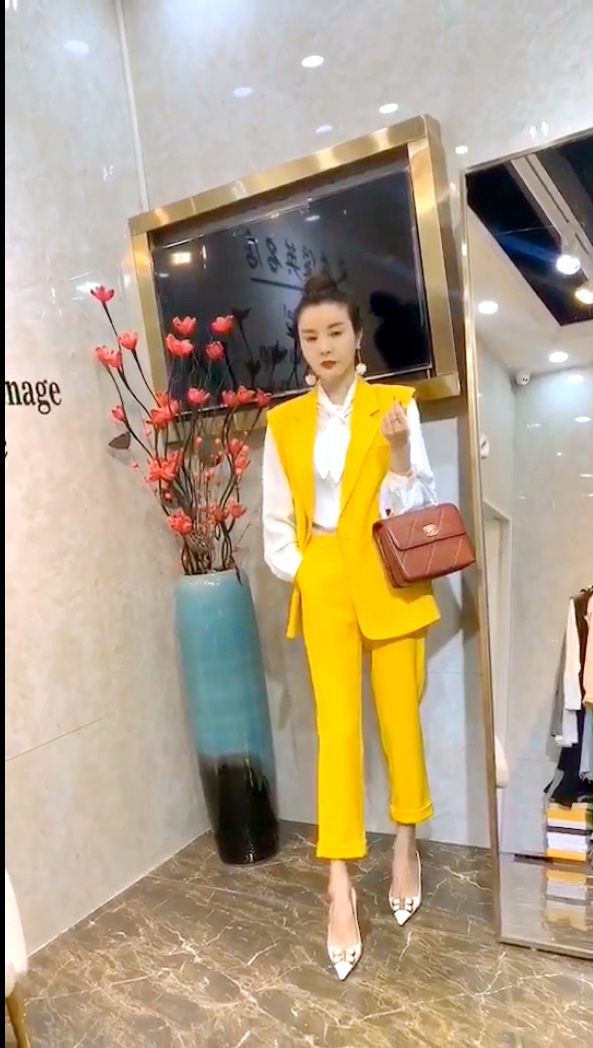 FS义乌俊英名店  一手货源  诚招代理 精品女装批发 一件代发 咨询报代理价