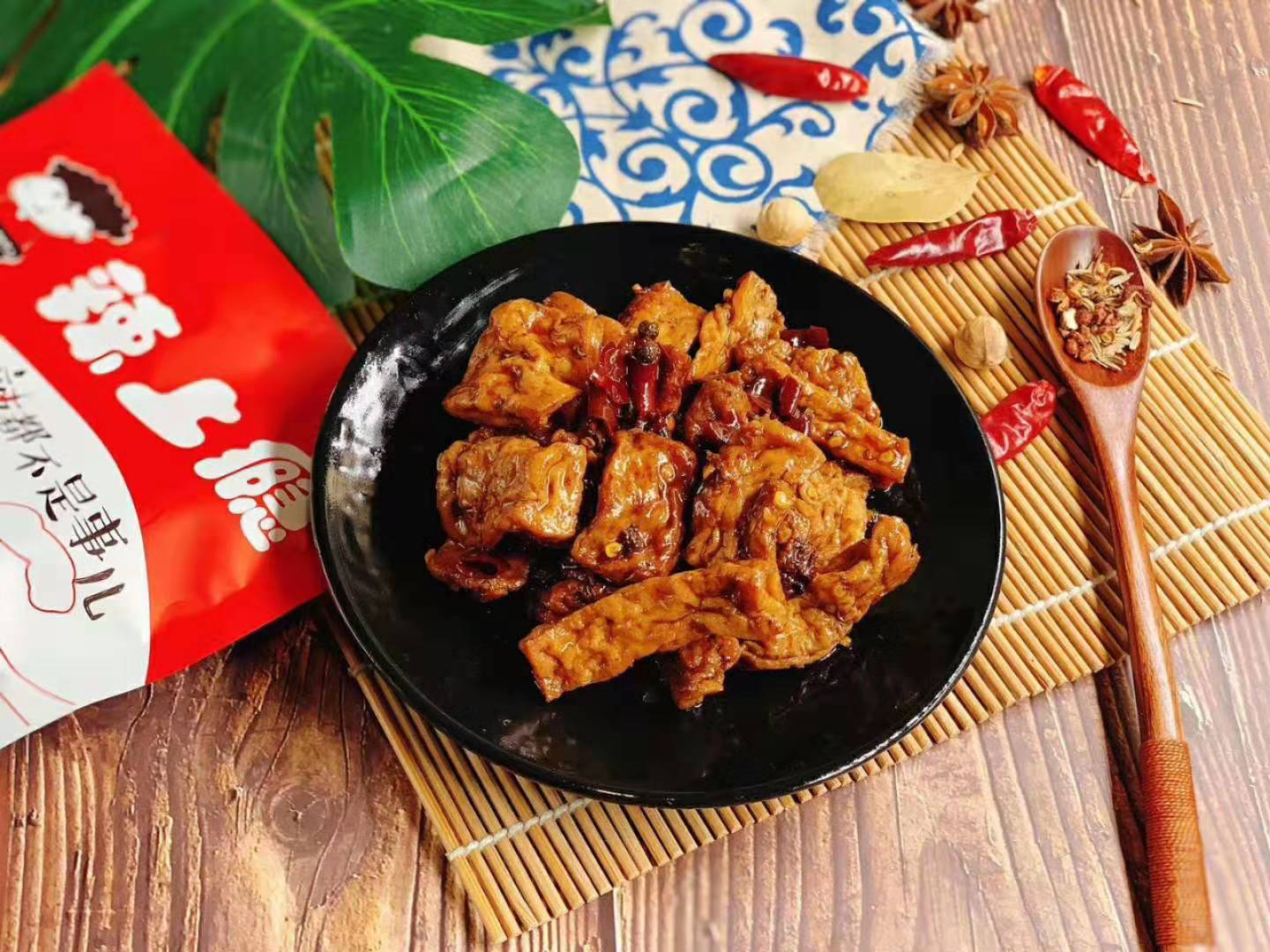 糯娃辣上瘾特色小吃，厂家货源直供诚招代理！