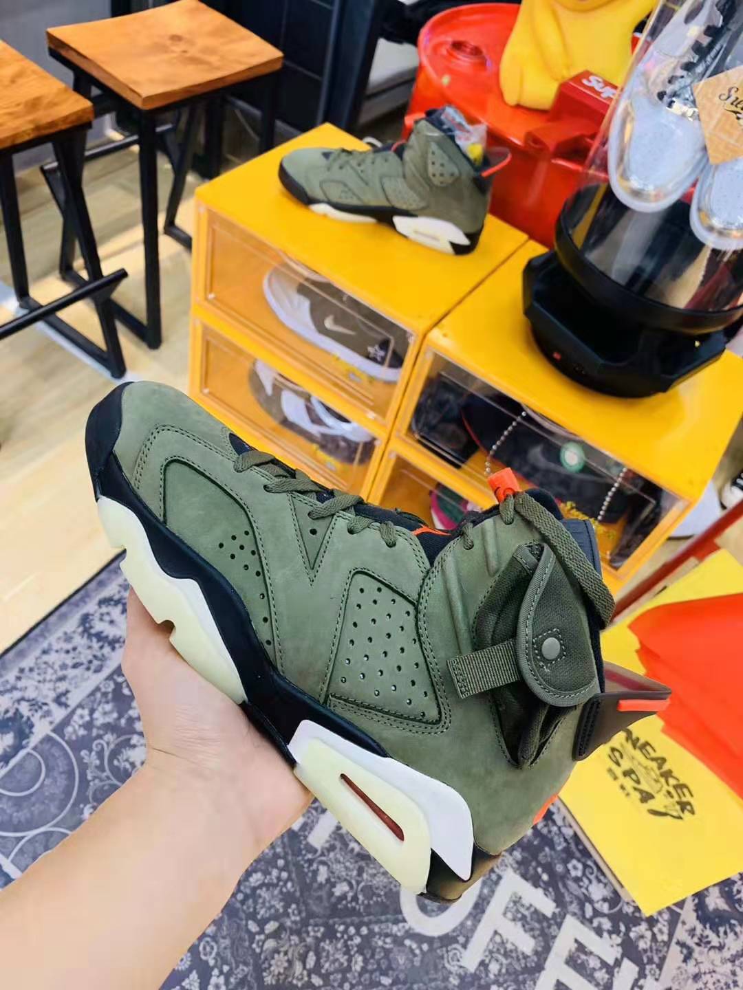 精诚的服务，优质的货源。潮鞋潮服，厂家直销