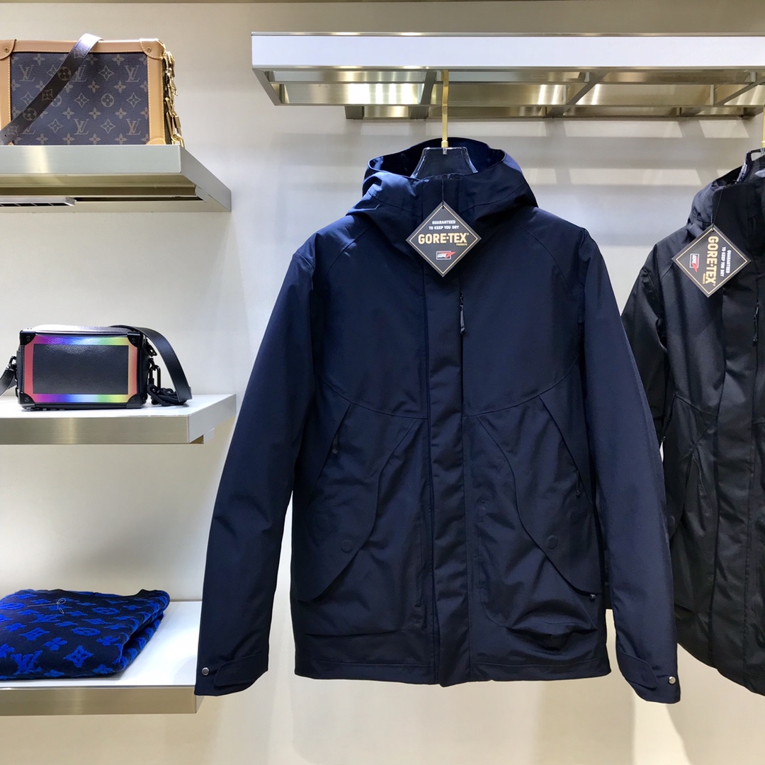 最新高端定厂家直销一手货源男装主做系列品牌。阿玛尼、芬迪、G家系列品牌男装