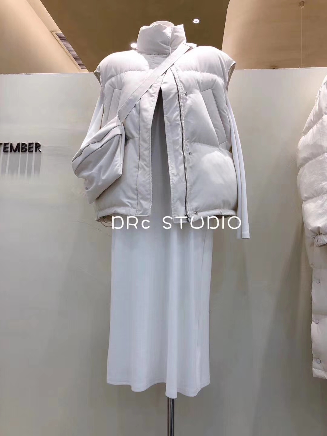 高端时尚衣服招代理，一手女装代理一件代发