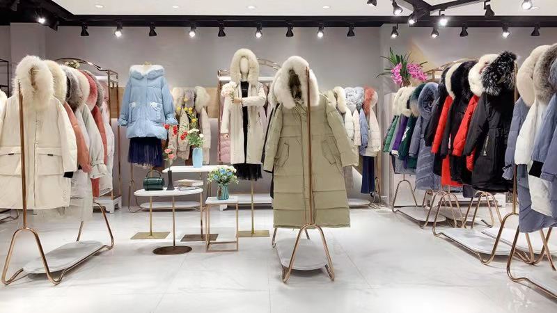 法国大山高端羽绒服 2019年专柜同步 女装厂家一手货源折扣批发