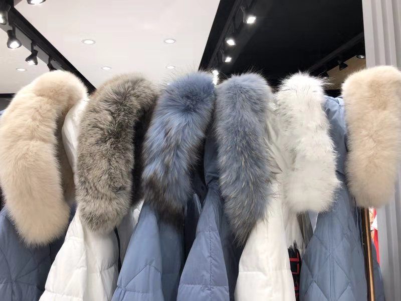 法国大山高端羽绒服 2019年专柜同步 女装厂家一手货源折扣批发
