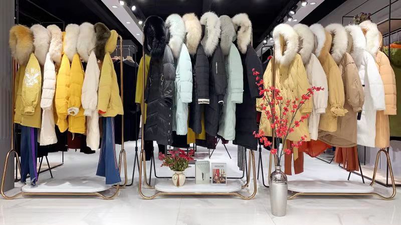 法国大山高端羽绒服 2019年专柜同步 女装厂家一手货源折扣批发
