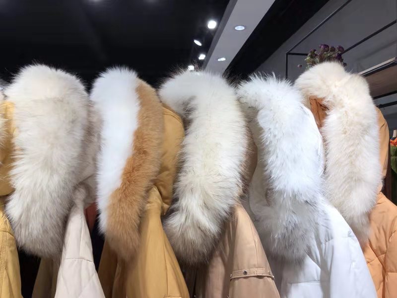 法国大山高端羽绒服 2019年专柜同步 女装厂家一手货源折扣批发