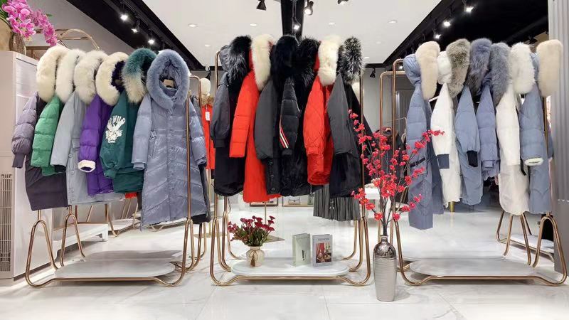 法国大山高端羽绒服 2019年专柜同步 女装厂家一手货源折扣批发