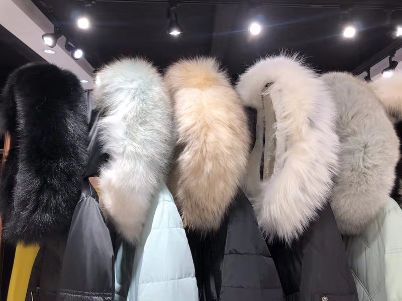 法国大山高端羽绒服 2019年专柜同步 女装厂家一手货源折扣批发
