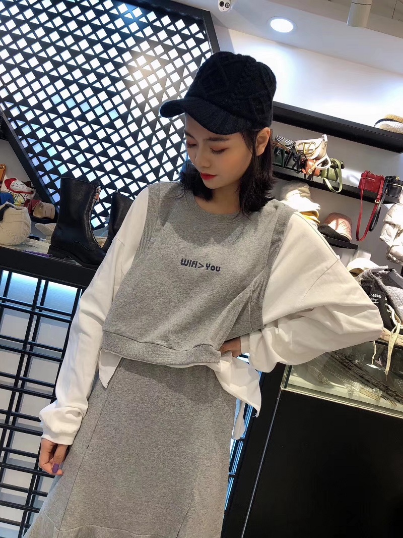 微商服装代理，厂家一手货源，款式时尚每日上新