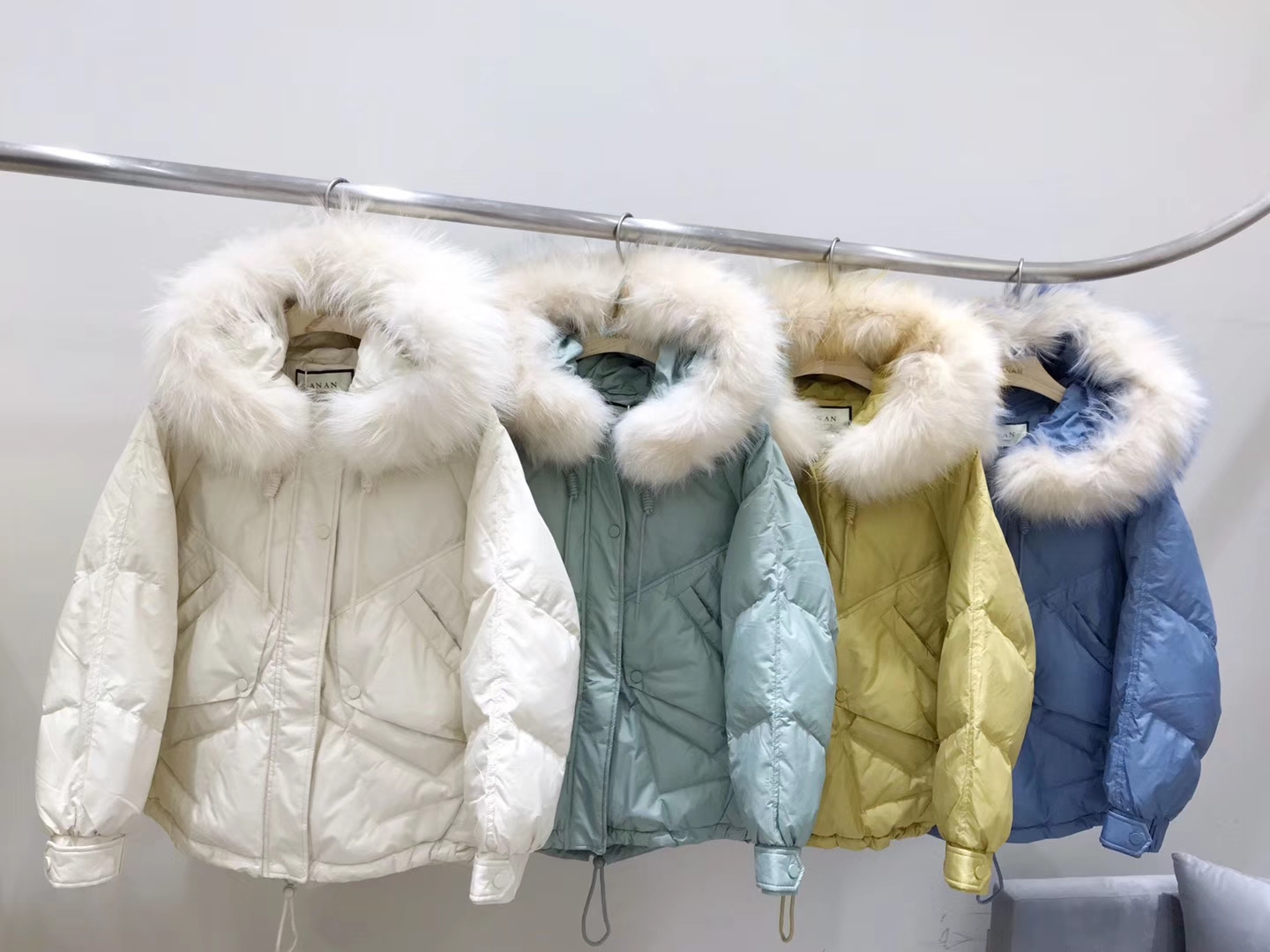 女装一手货源，服装代理一件代发厂家
