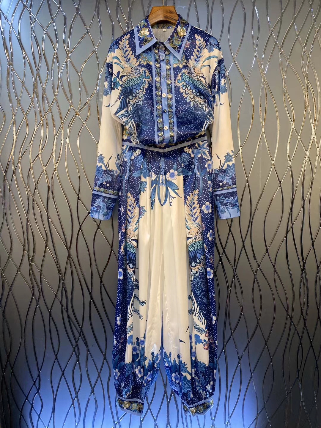 微商代理服装拿货价低，厂家一件代发