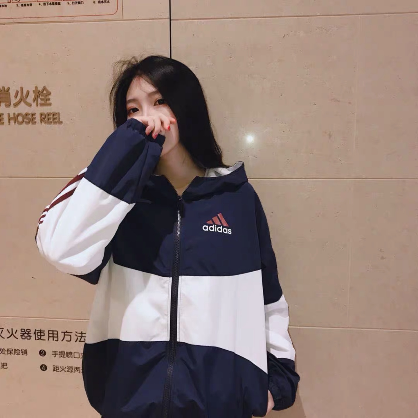 微商潮牌爆款终端原厂货源，价格美丽，一件包邮代发，个人创业首选，无需囤货