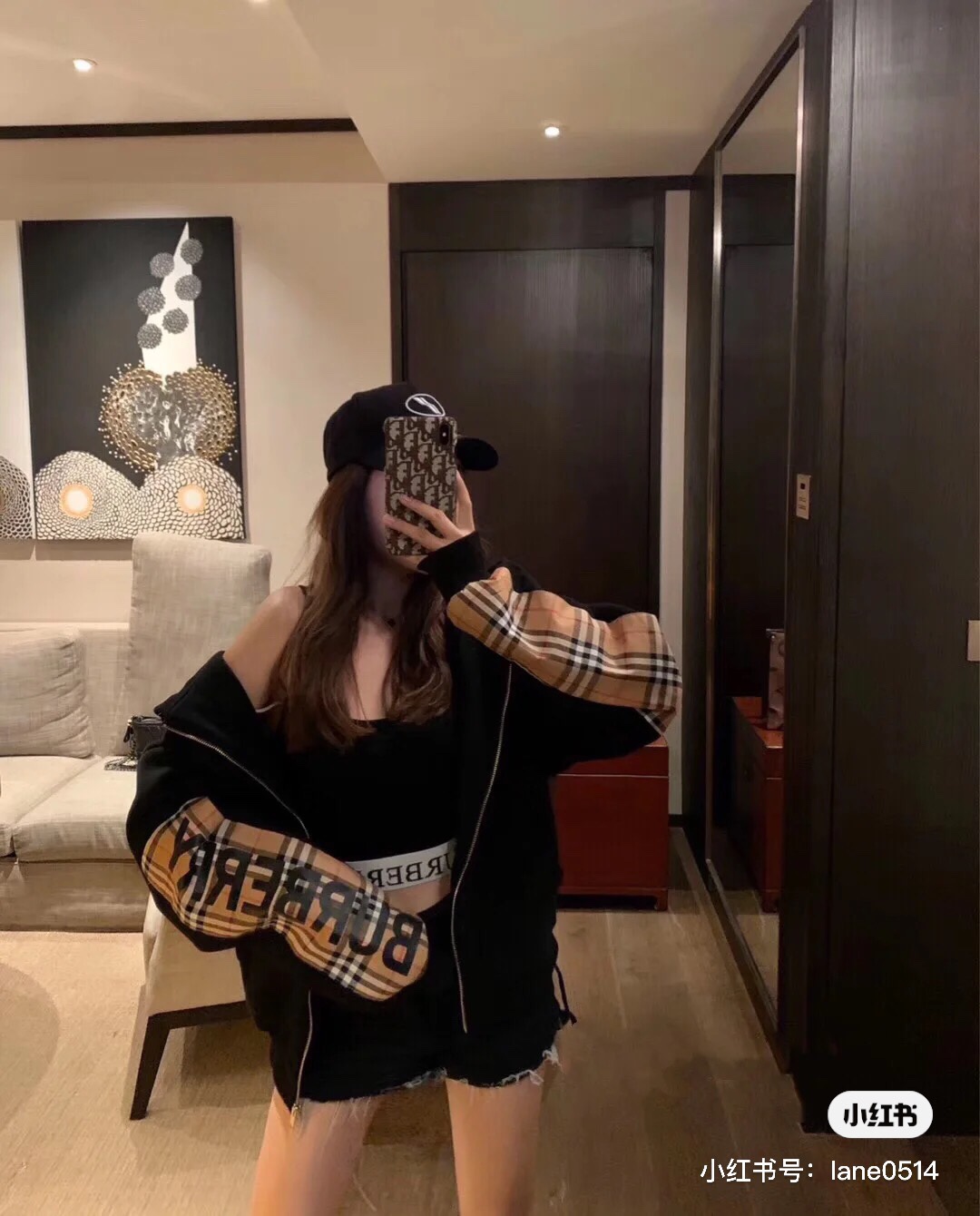 江苏潮牌服装服饰一手货源，长期免费代理，一件代发  诚招代理，无需代理费，本工作室专业团队操作，从事服装营销多年。(耐克，阿迪达斯，彪马品牌服装)有自己的厂家，并与多个厂家实行货源互调，欢迎广大客户对