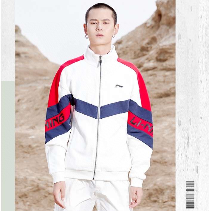 江苏潮牌服装服饰一手货源，长期免费代理，一件代发  诚招代理，无需代理费，本工作室专业团队操作，从事服装营销多年。(耐克，阿迪达斯，彪马品牌服装)有自己的厂家，并与多个厂家实行货源互调，欢迎广大客户对