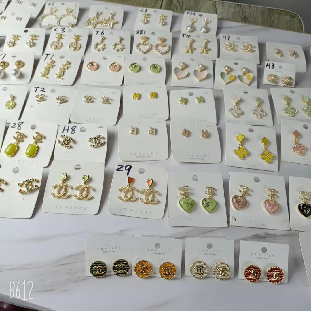 阿萌饰品工作室货源代发   高性价比的耳环项链手链哦