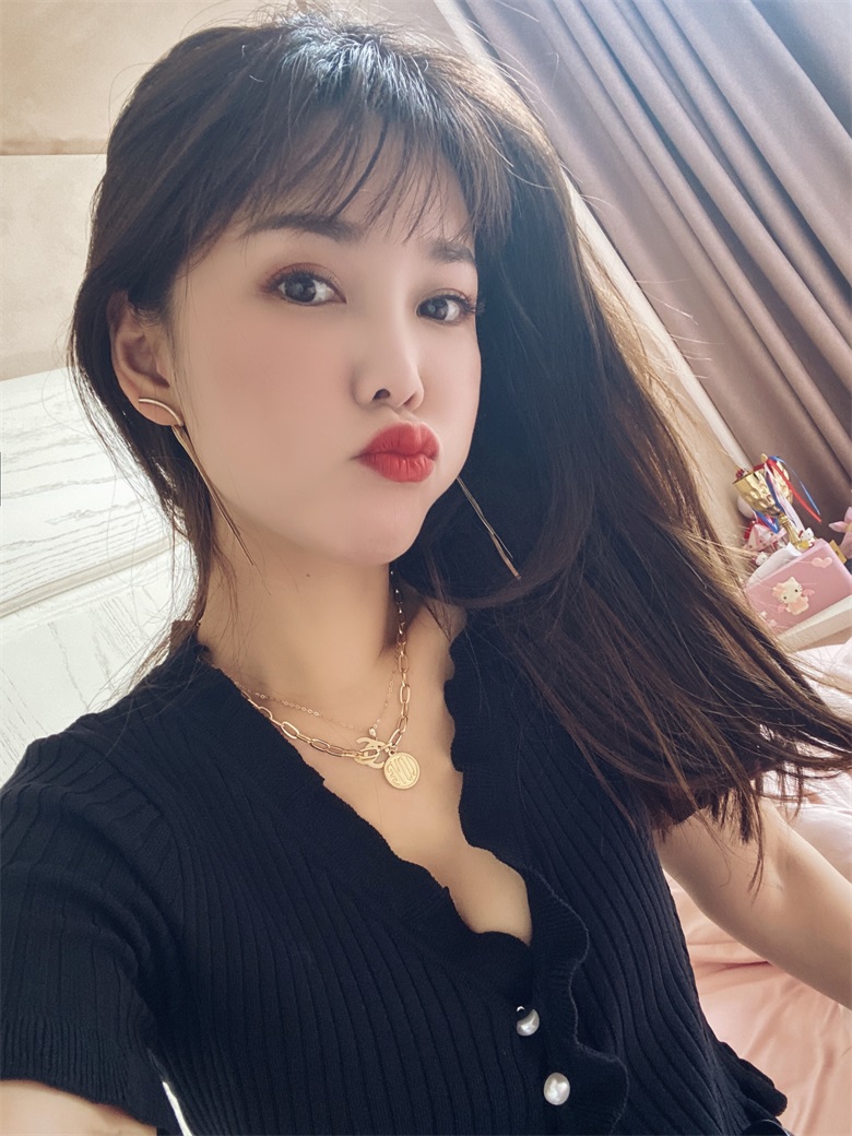 品牌女装一件代发，免费代理，提供相册直接转发，微商代理加盟，带你创业
