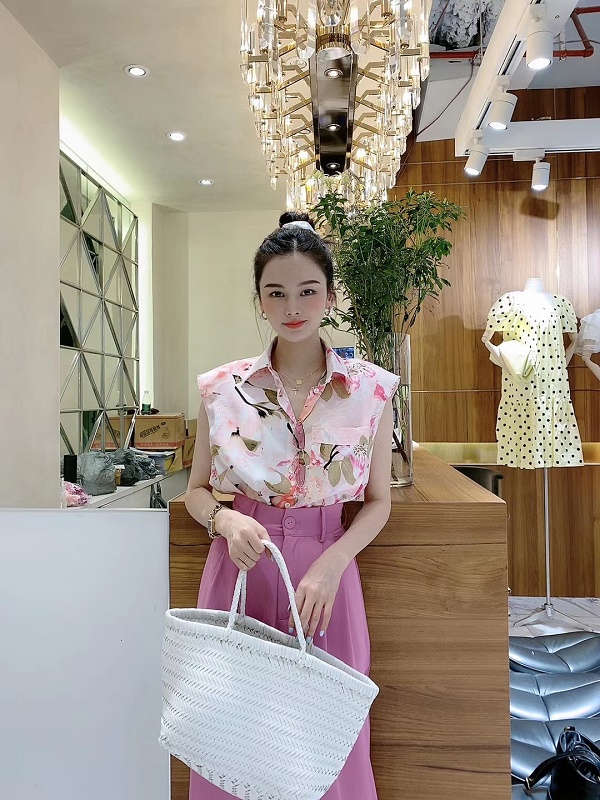 一手货源——服装代理利润高
