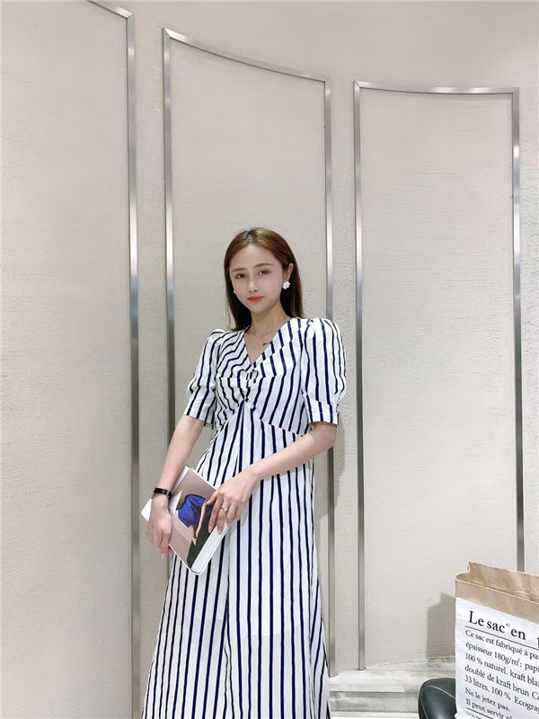 网络发达时代，微商做副业选择代理女装一件代发