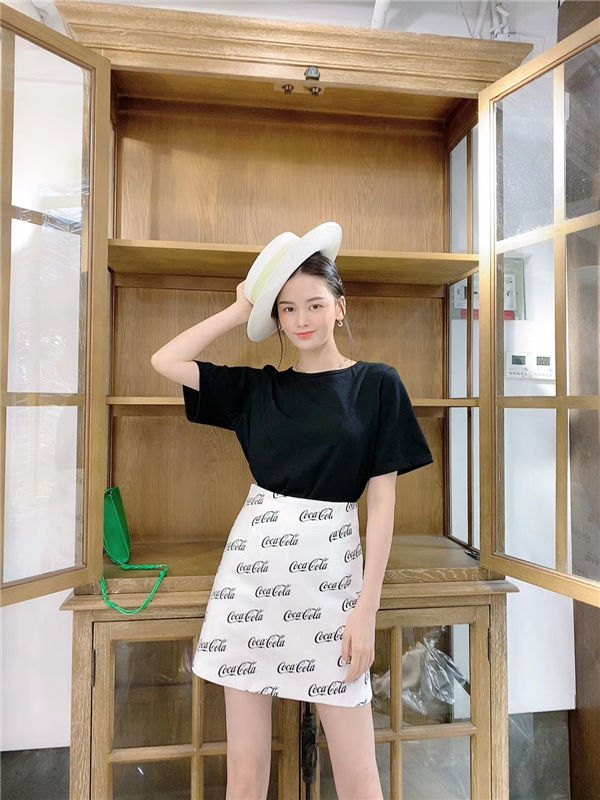 网络发达时代，微商做副业选择代理女装一件代发