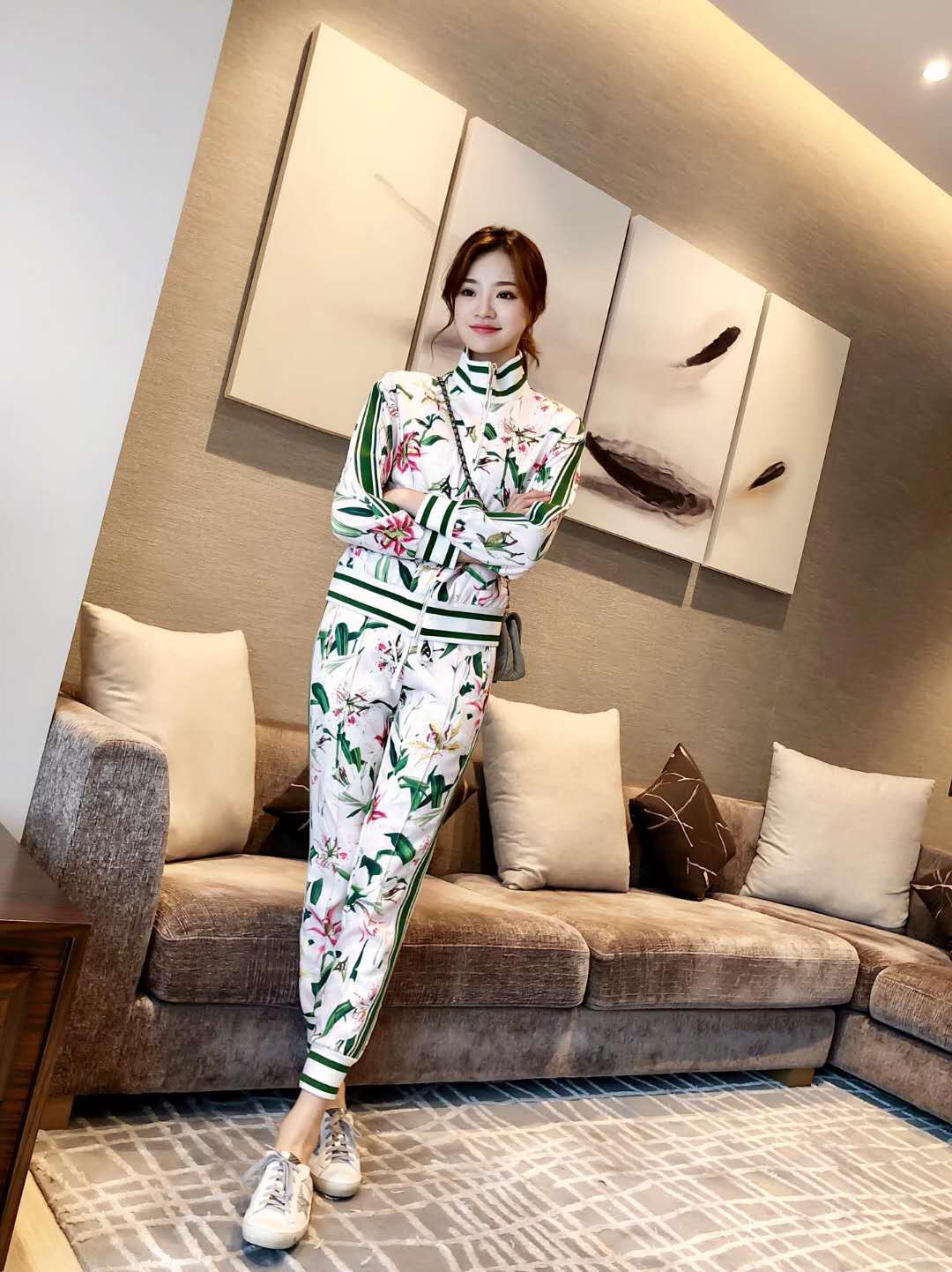 大牌精品高端服装批发，一手货源，质量保障，长期招代理，一件代发