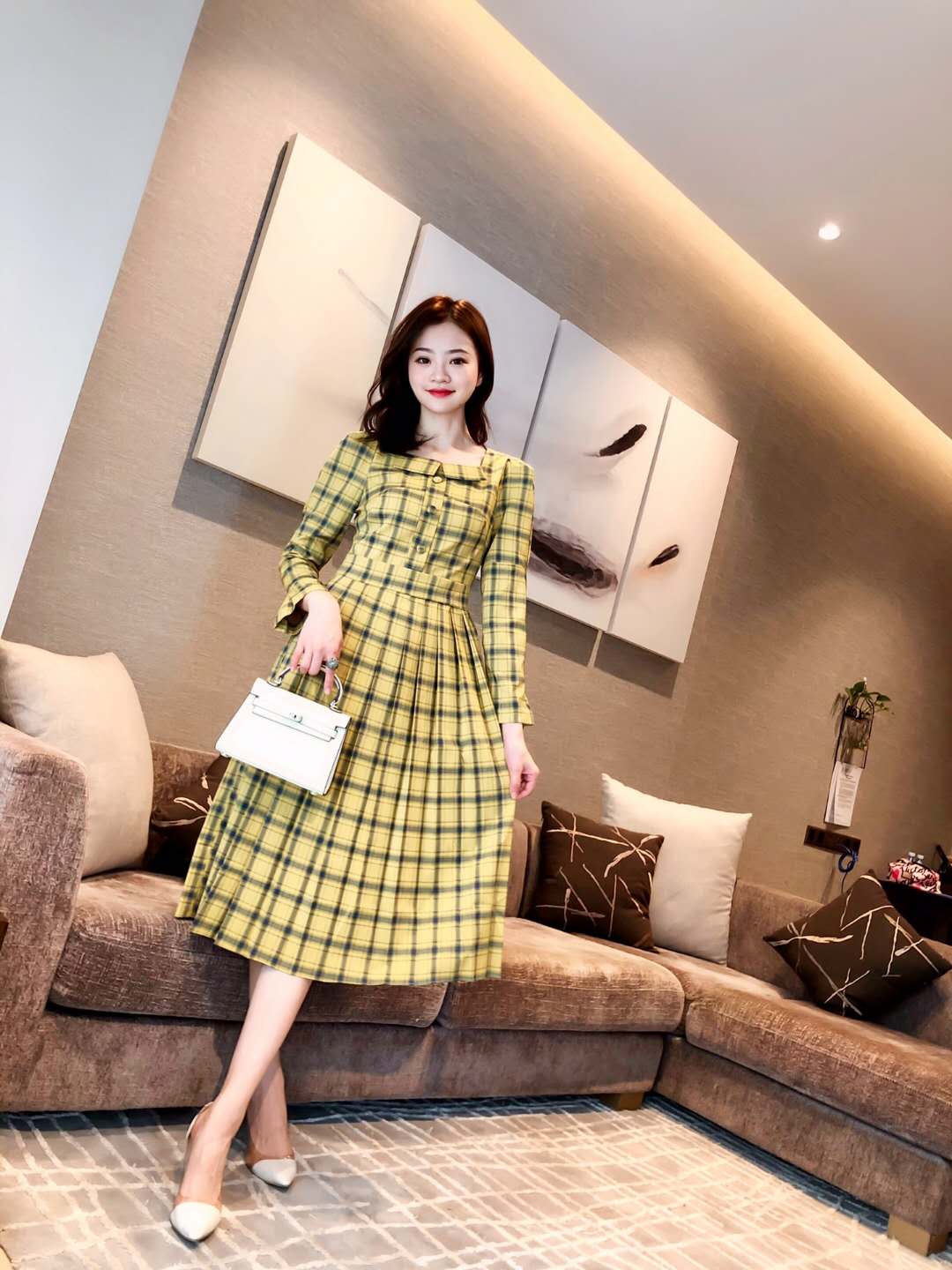 淘宝微商精品高端大牌服装批发，一手货源，质量保障，长期招代理，一件代发