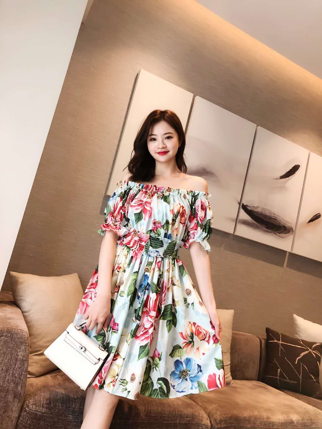 淘宝微商精品高端大牌服装批发，一手货源，质量保障，长期招代理，一件代发