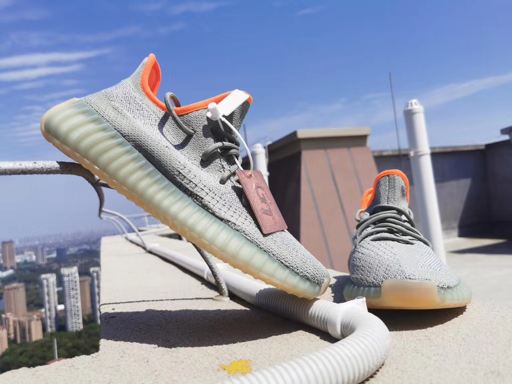 工厂货源Adidas Yeezy 350 V2 灰橙 绿橙 椰子 反光满天星