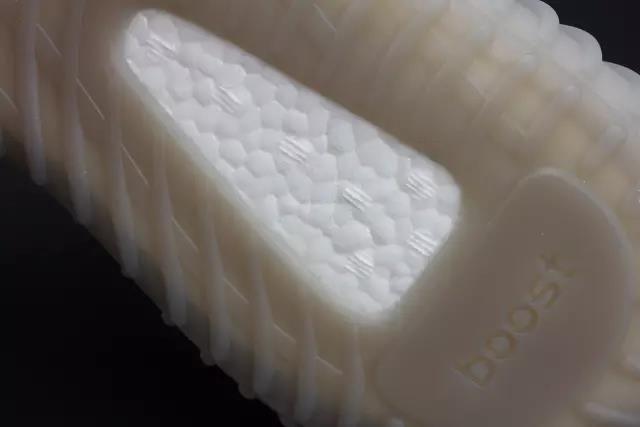 莆田鞋 阿迪yeezy与莆田Yeezy对比，一招区分出来