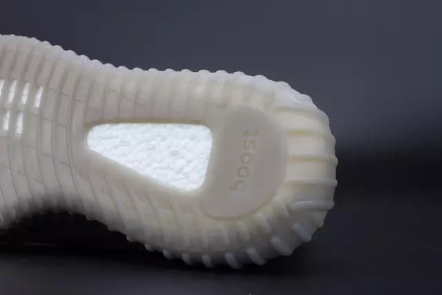 莆田鞋 阿迪yeezy与莆田Yeezy对比，一招区分出来