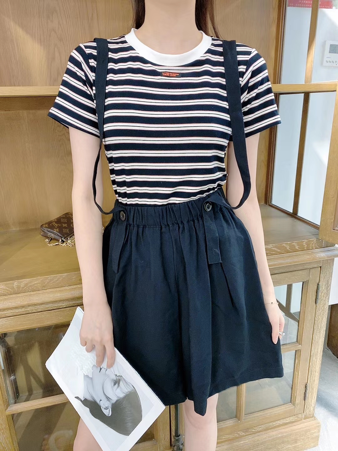 服装代理平价一手货源，厂家一件代发