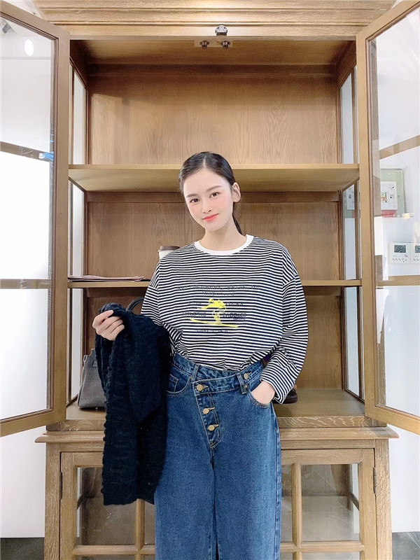 微商代理女装一件代发，厂家一手货源，支持退换