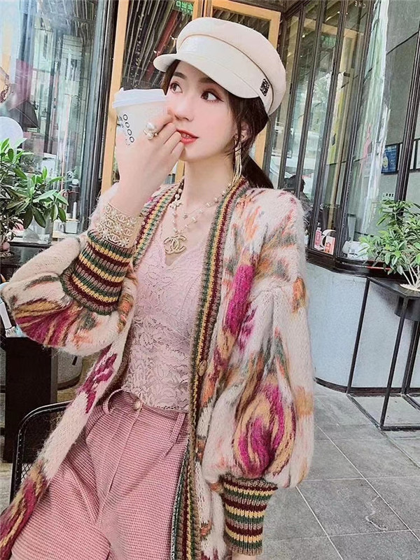 一手货源诚招微商代理，服装批发支持一件代发
