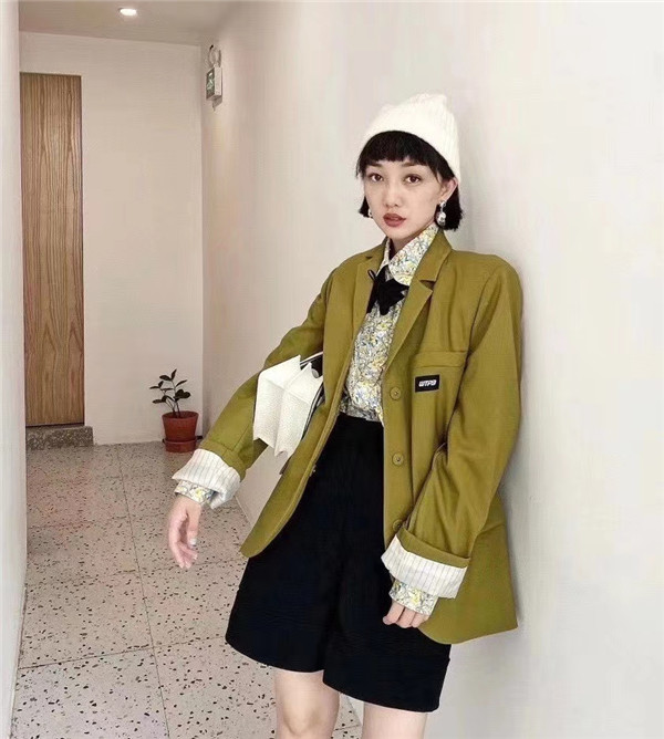 一手货源诚招微商代理，服装批发支持一件代发