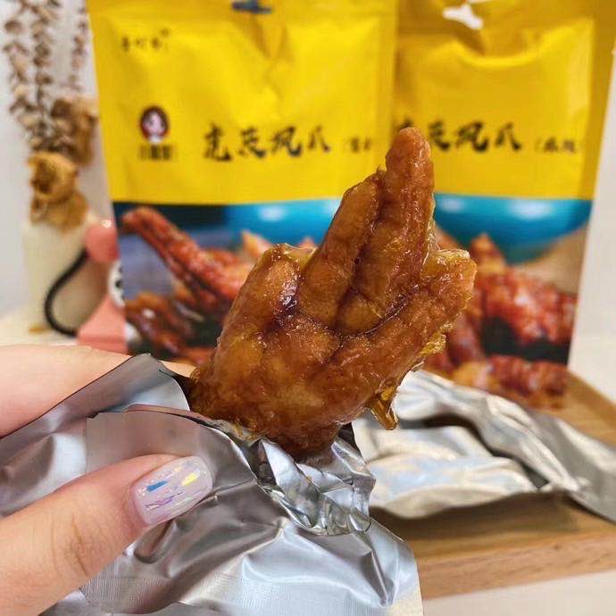 适合朋友圈卖的网红零食货源 一件代发