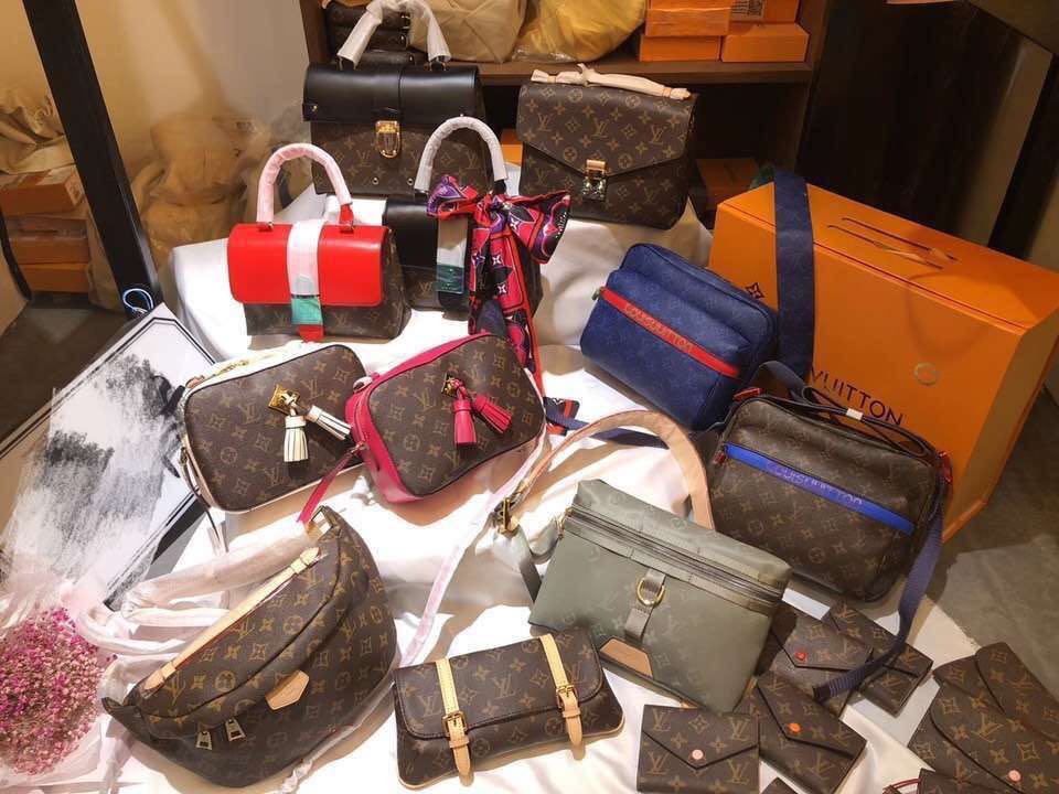 广州一家主营原单顶级高端包包皮带工厂批发奢侈品大牌一件代发
