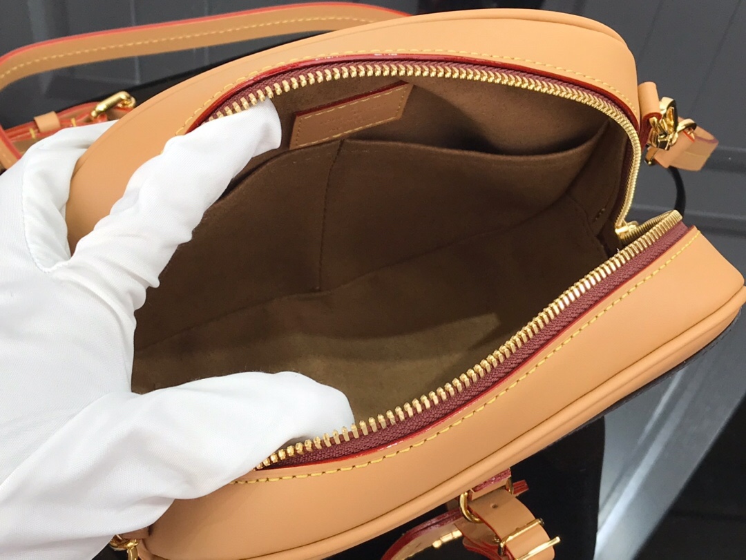 LV M45528 Nicolas Ghesquière 相机包,顶级原单