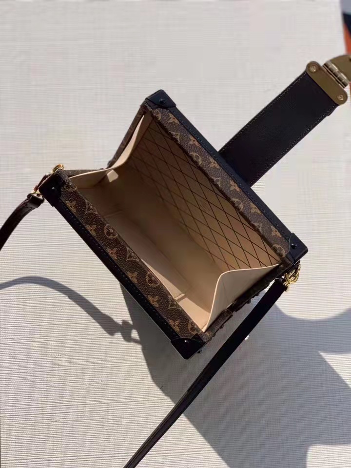 顶级品质奢侈品LV包包可货到付款