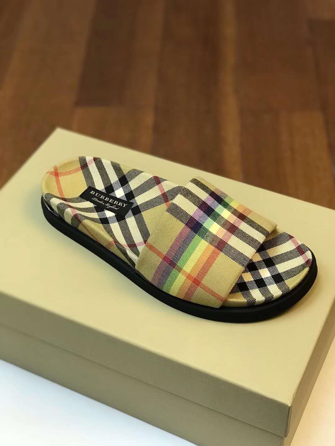 巴宝莉鞋子高端货源 所有货源全部可以检验！可以一件代发！