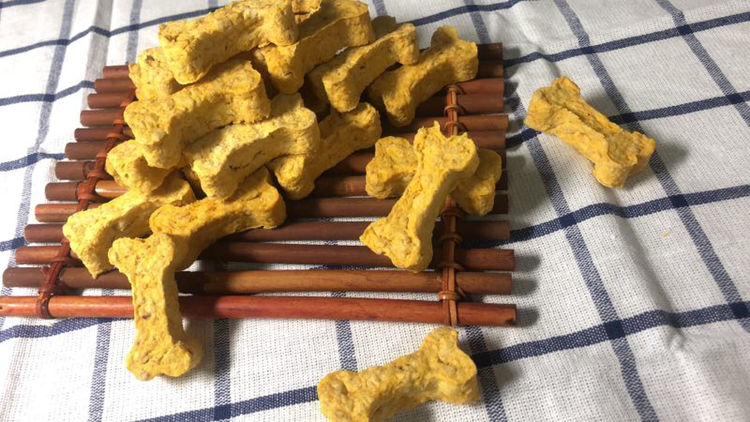 自制宠物零食，无添加任何防腐剂和香精诱食剂