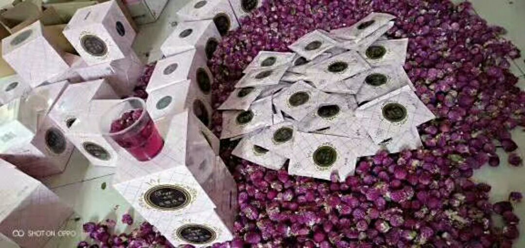 花瓣面膜可以去痘痘。还可以美白。补水