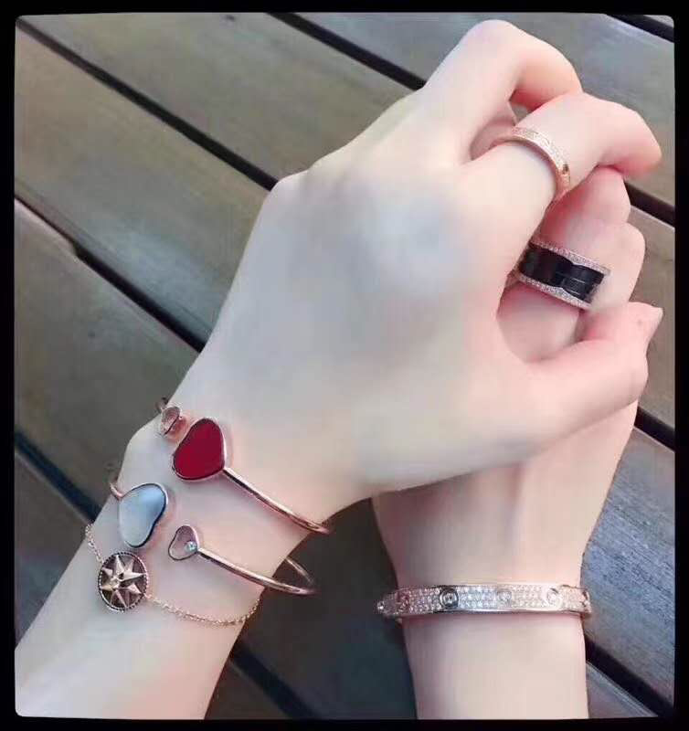 纯银高端饰品，终身包补色补钻，一比一高端定制