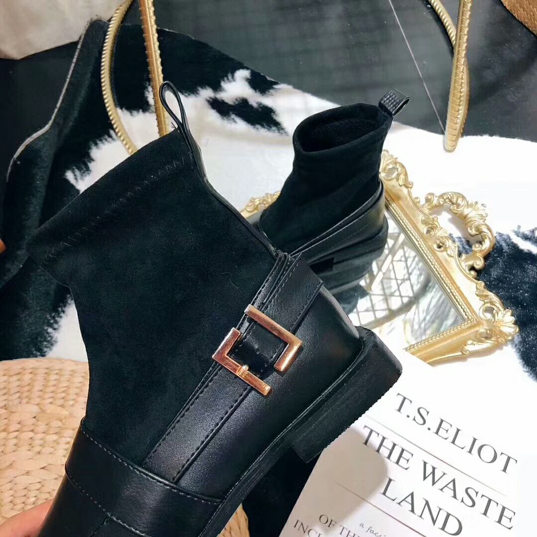 丫丫家主营 女装  女鞋  包包 诚招代理  0费用  一件代发