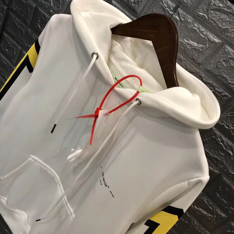 各种潮牌服饰 价格公道 可批发零售