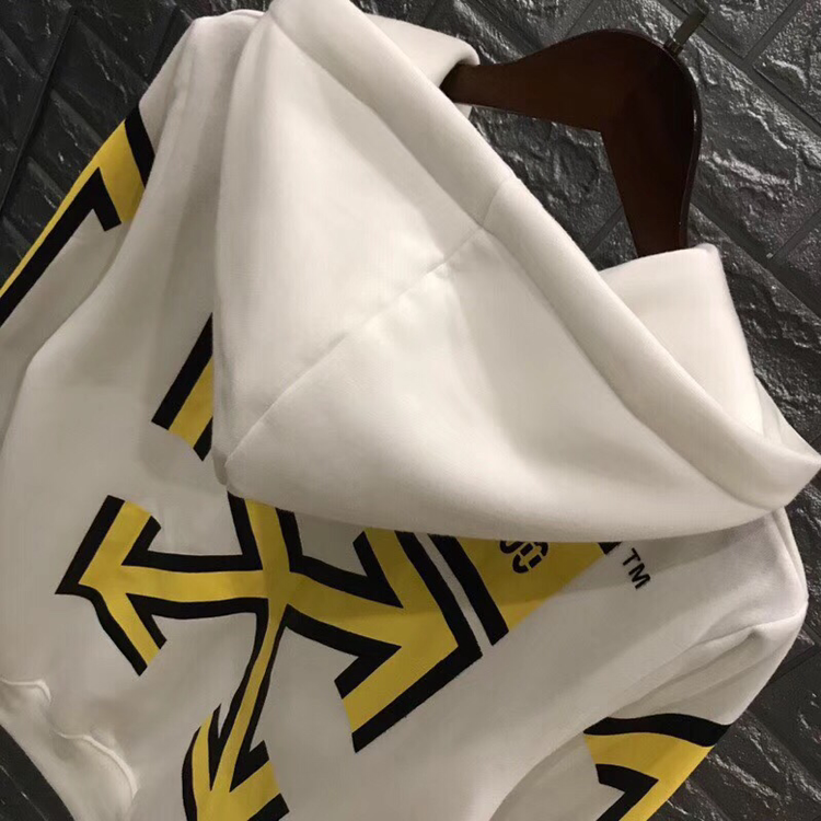 各种潮牌服饰 价格公道 可批发零售
