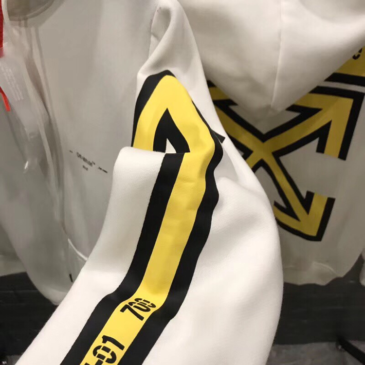 各种潮牌服饰 价格公道 可批发零售