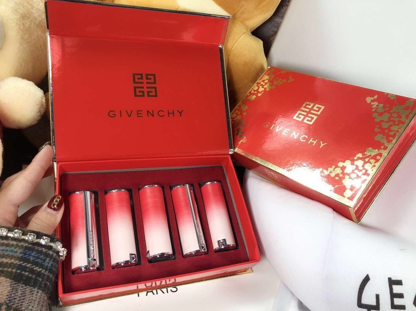 正品口红国外化妆品，独家进货渠道，专柜验货