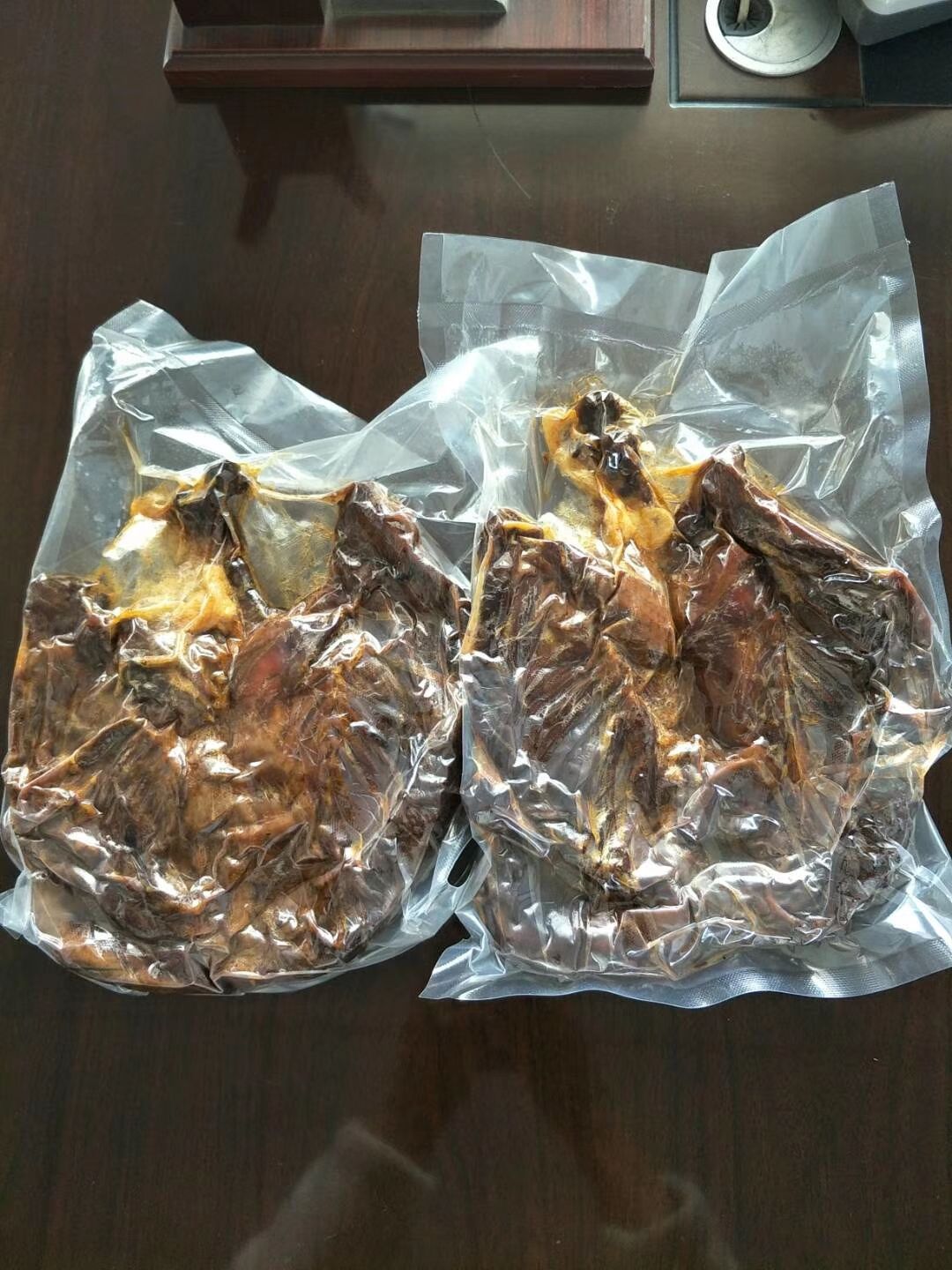 武汉直邮，酱板鸭，四川特质密料香肠，腊肠。