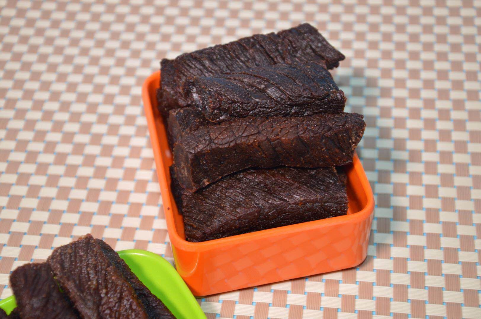 碳烤牛肉干 风味鸭脖 自然风干 传统工艺
