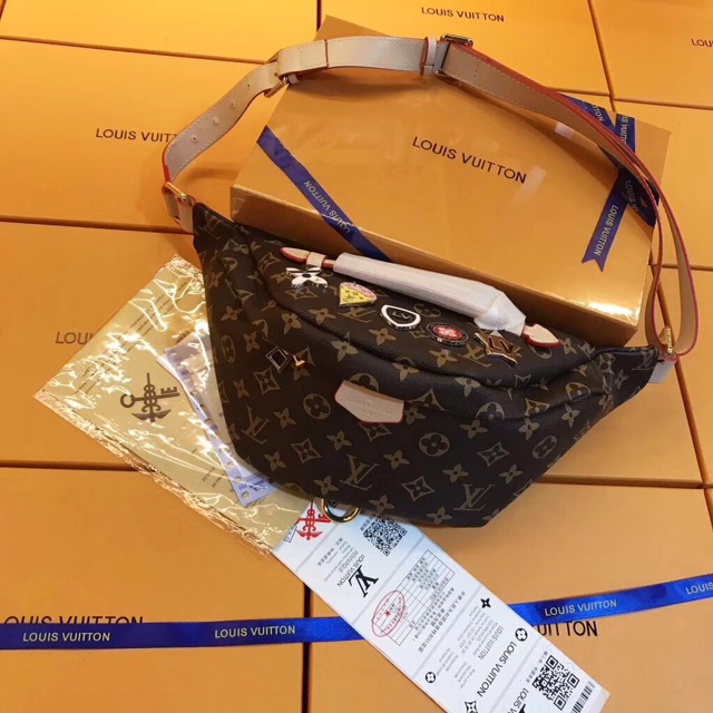 潮牌1:1复刻奢侈品货源 专柜同步品质  出厂价格直销