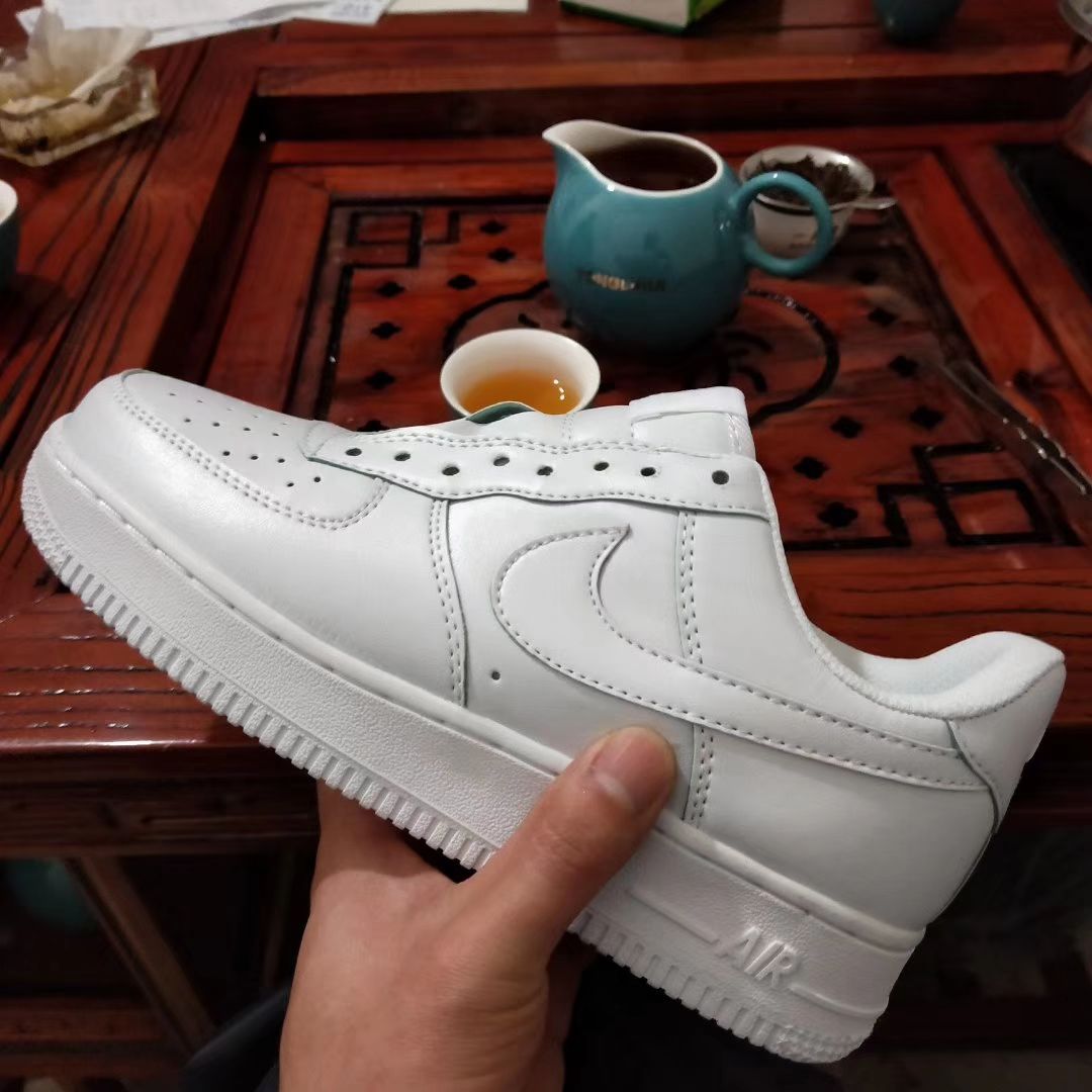 潮牌档口一手货源 主营各种耐克，阿迪，NB, Vans运动鞋